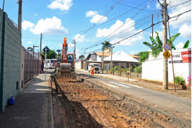 Recape: Prefeitura inicia primeiros serviços na rua Angelino Stella, no Jupiá